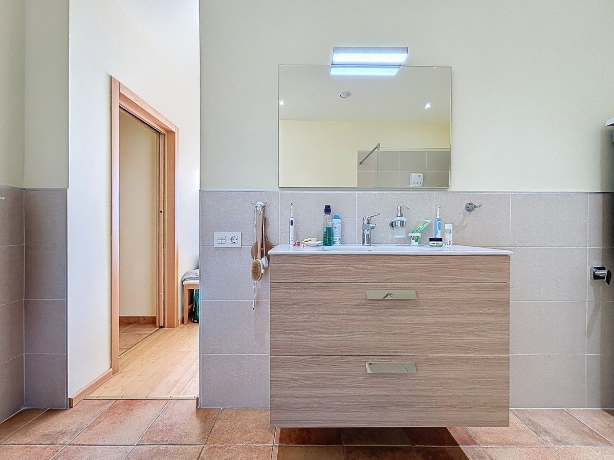 Se vende Villa - Chalet de 3 dormitorios en Costa Del Sol East, Málaga, España