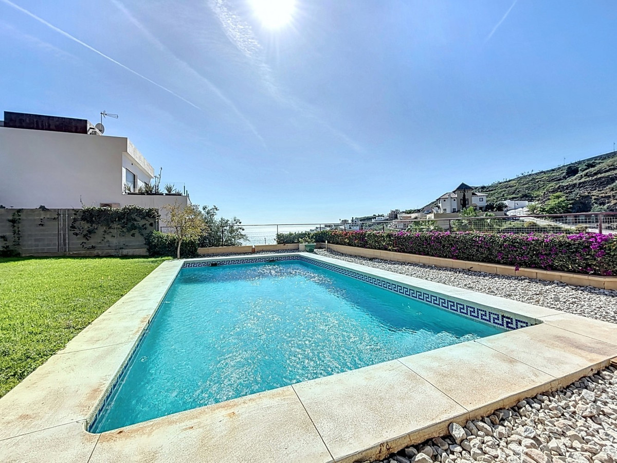 Se vende Villa - Chalet de 3 dormitorios en Costa Del Sol East, Málaga, España