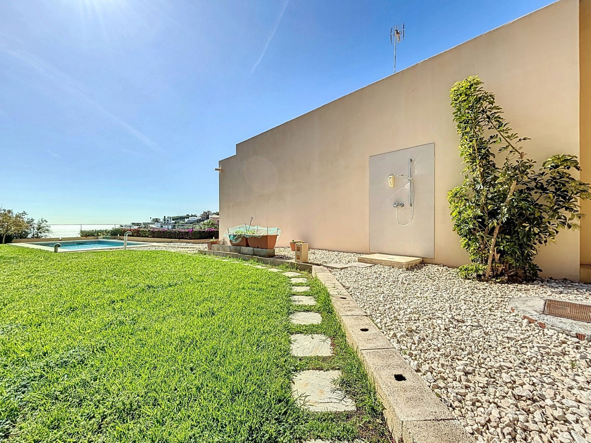 Se vende Villa - Chalet de 3 dormitorios en Costa Del Sol East, Málaga, España