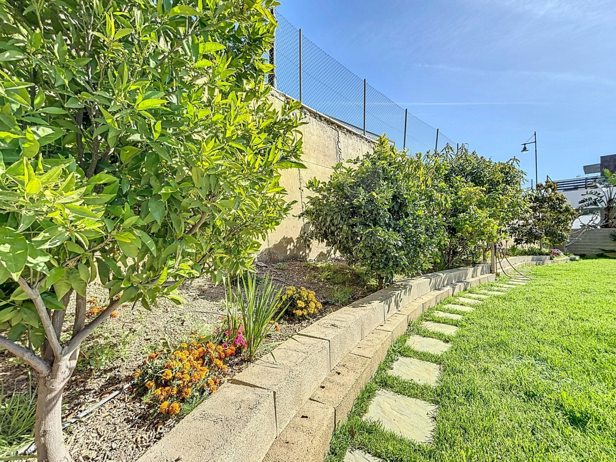 Se vende Villa - Chalet de 3 dormitorios en Costa Del Sol East, Málaga, España