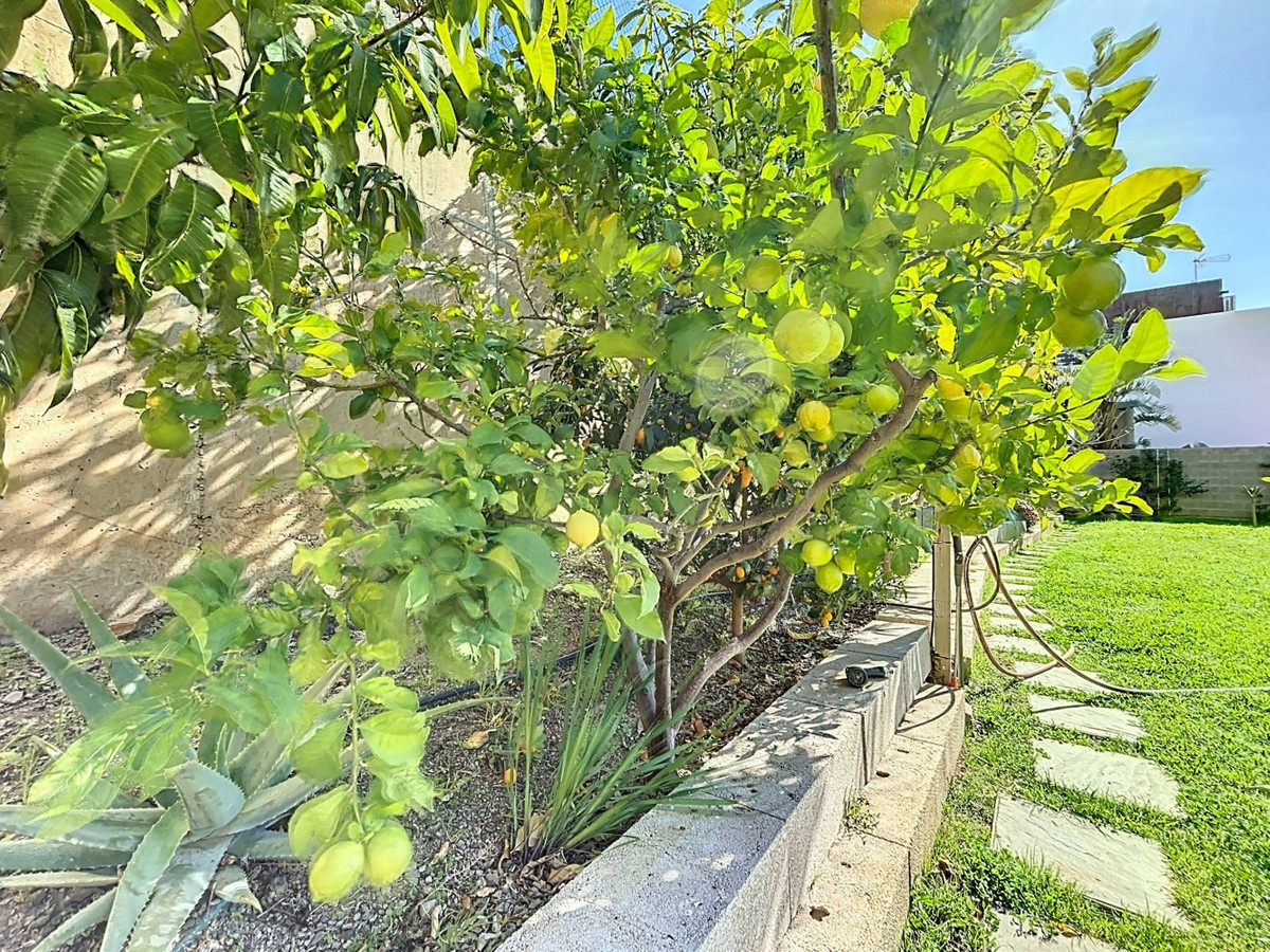 Se vende Villa - Chalet de 3 dormitorios en Costa Del Sol East, Málaga, España