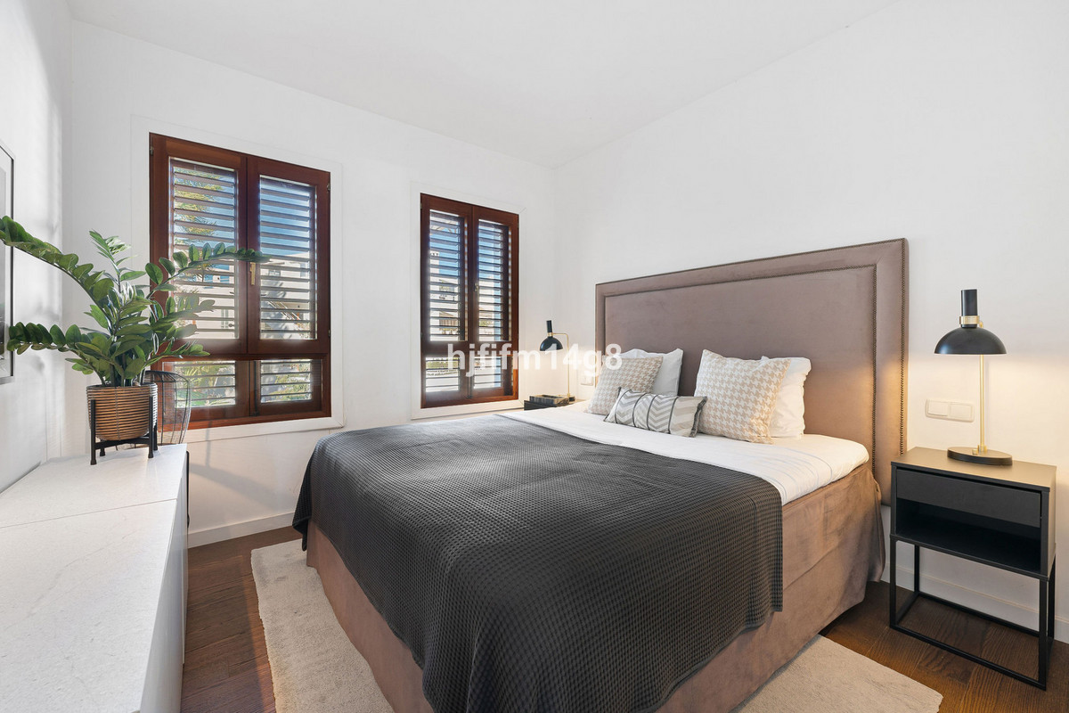 5 Bed Apartment for sale in Nueva Andalucía Costa Del Sol, Málaga, Spain