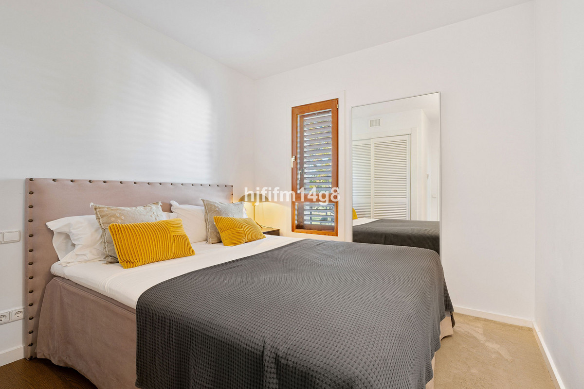 5 Bed Apartment for sale in Nueva Andalucía Costa Del Sol, Málaga, Spain