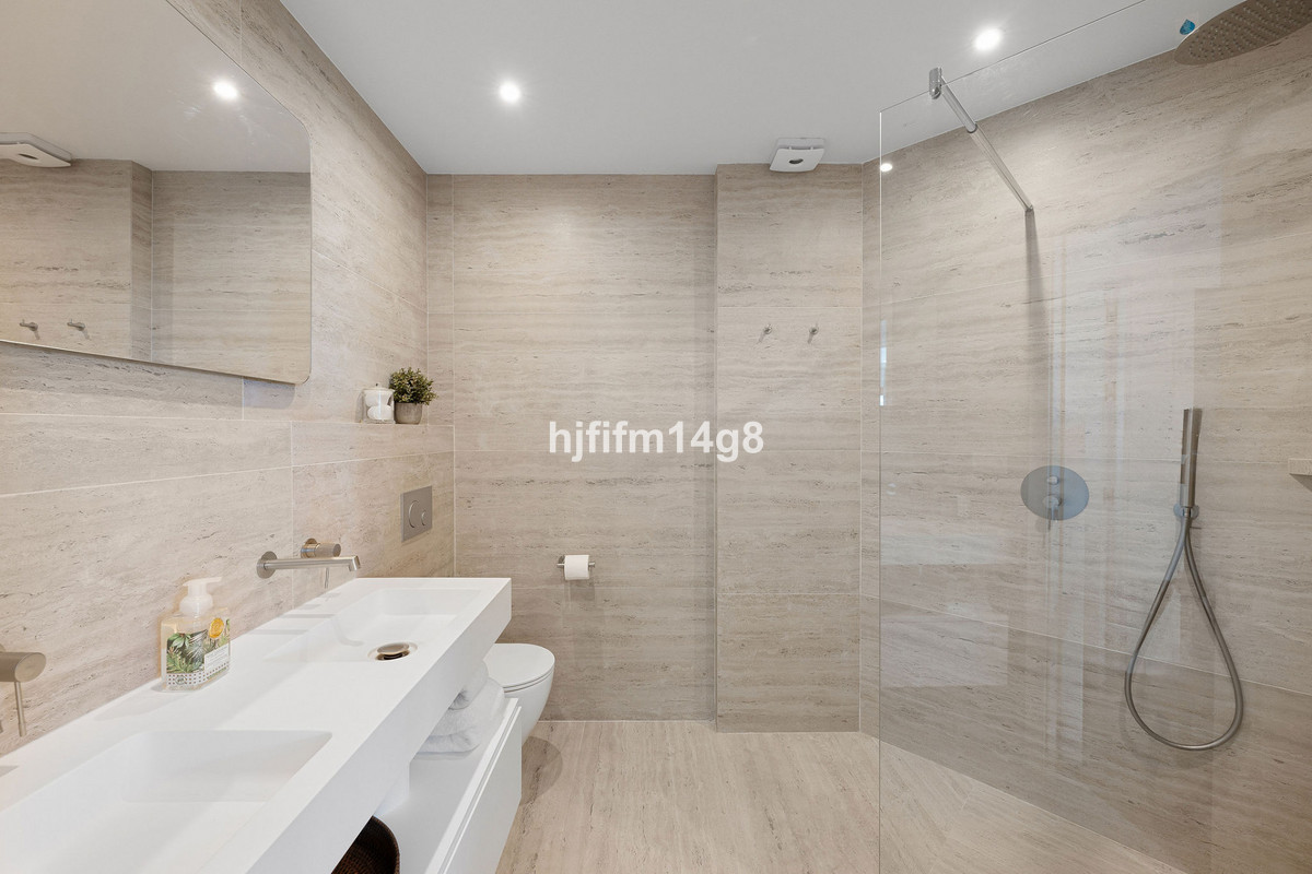 5 Bed Apartment for sale in Nueva Andalucía Costa Del Sol, Málaga, Spain