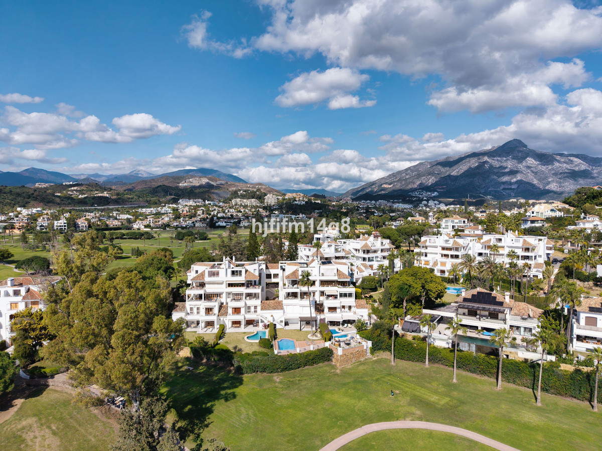 5 Bed Apartment for sale in Nueva Andalucía Costa Del Sol, Málaga, Spain
