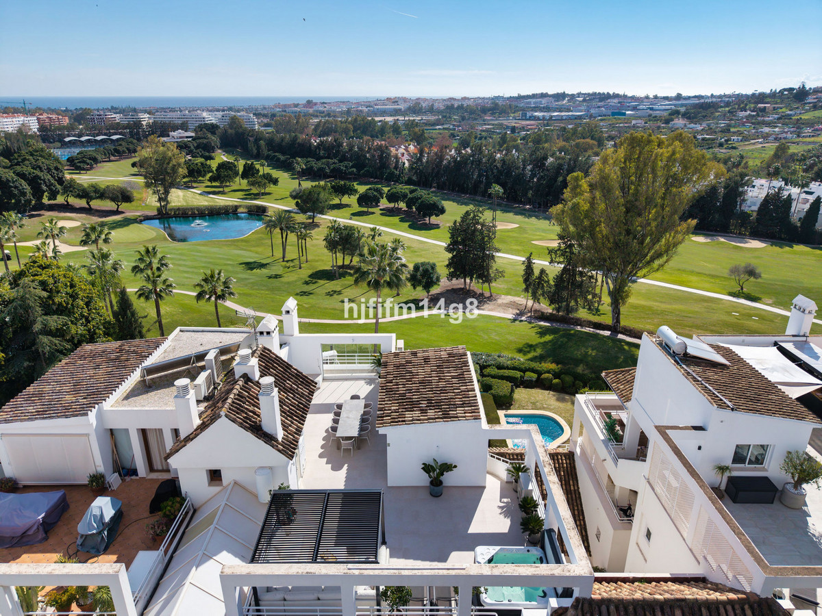 5 Bed Apartment for sale in Nueva Andalucía Costa Del Sol, Málaga, Spain