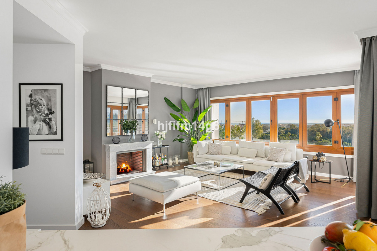 5 Bed Apartment for sale in Nueva Andalucía Costa Del Sol, Málaga, Spain