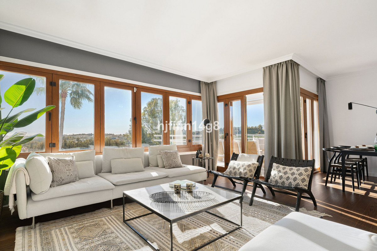 5 Bed Apartment for sale in Nueva Andalucía Costa Del Sol, Málaga, Spain