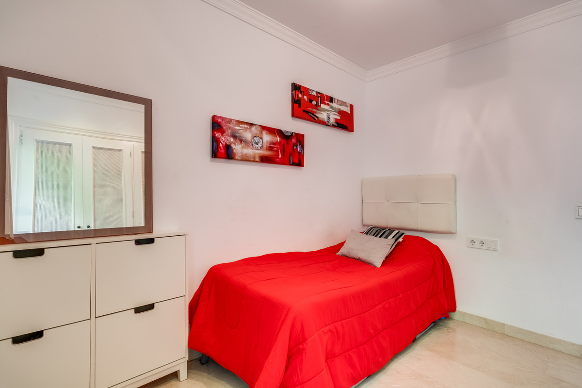 Se vende Apartamento Planta Media de 3 dormitorios en Costa Del Sol, Málaga, España