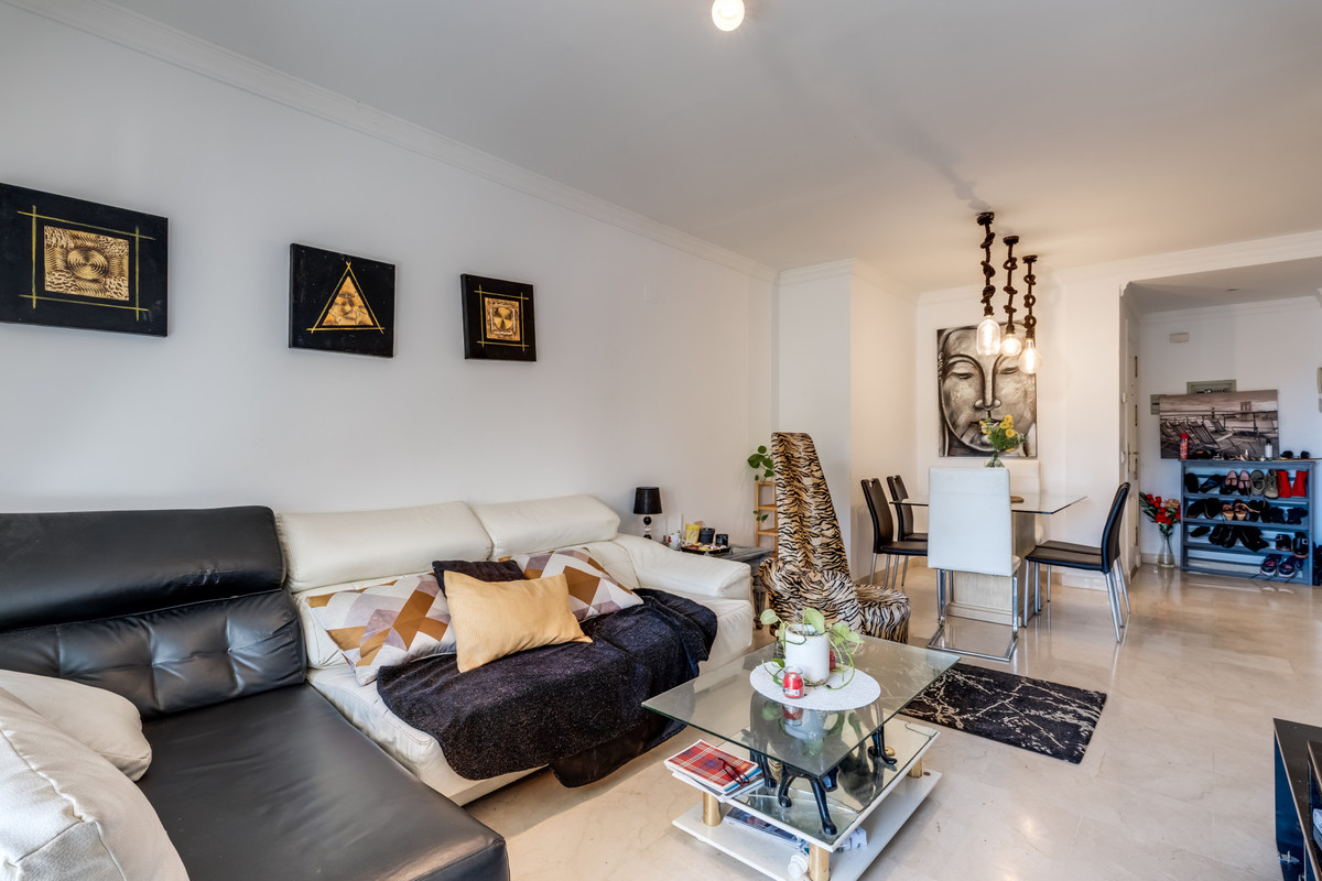 Se vende Apartamento Planta Media de 3 dormitorios en Costa Del Sol, Málaga, España