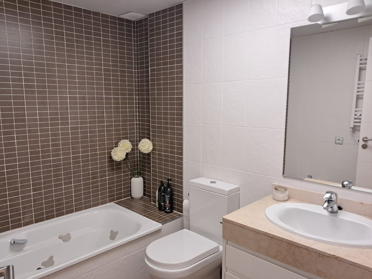 Se vende Ático de 3 dormitorios en Costa Del Sol, Cadiz, España