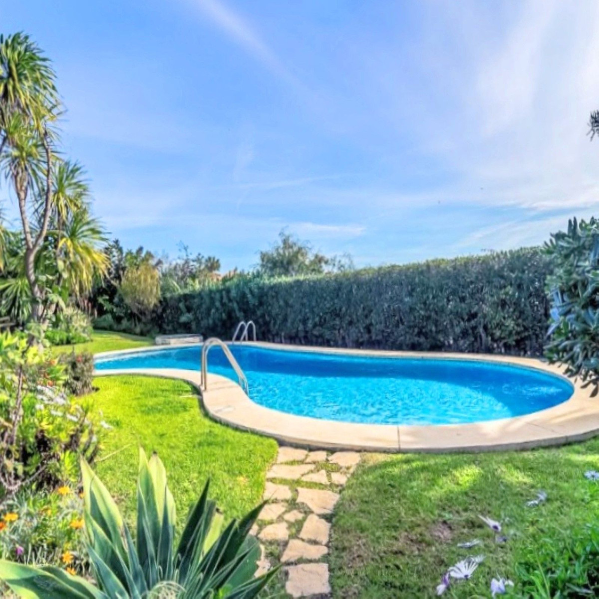2 Bed Apartment for sale in Estepona Costa Del Sol, Málaga, Spain