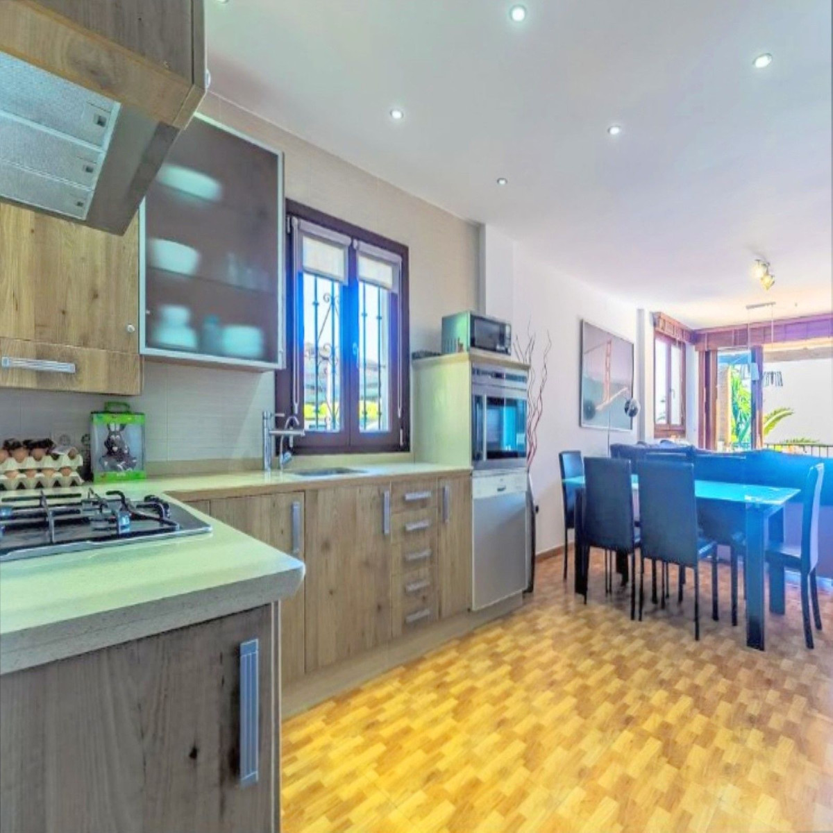 2 Bed Apartment for sale in Estepona Costa Del Sol, Málaga, Spain