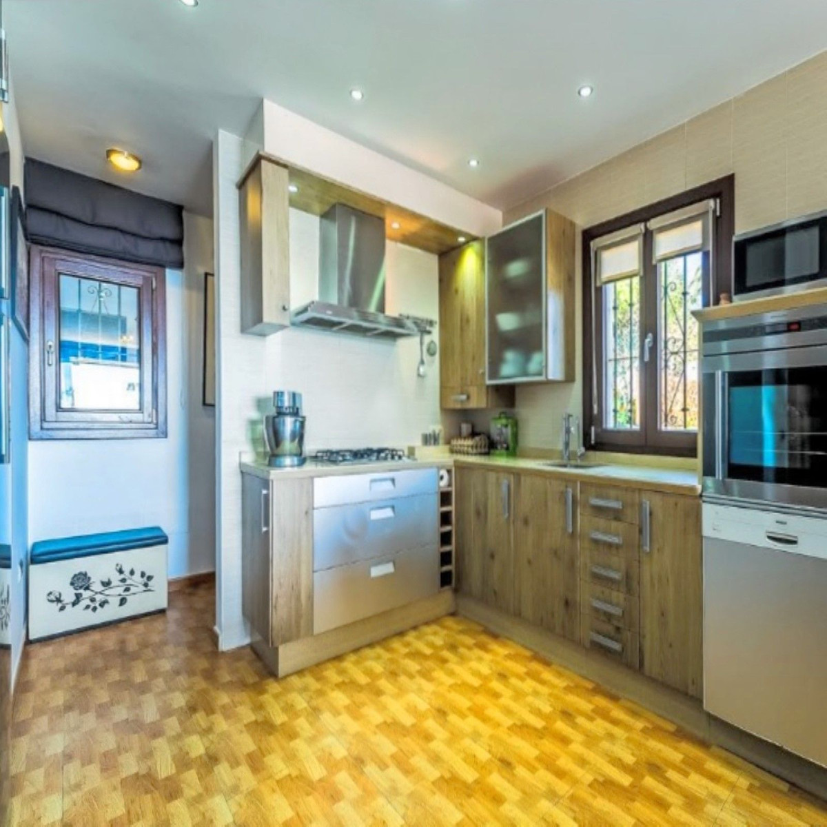 2 Bed Apartment for sale in Estepona Costa Del Sol, Málaga, Spain