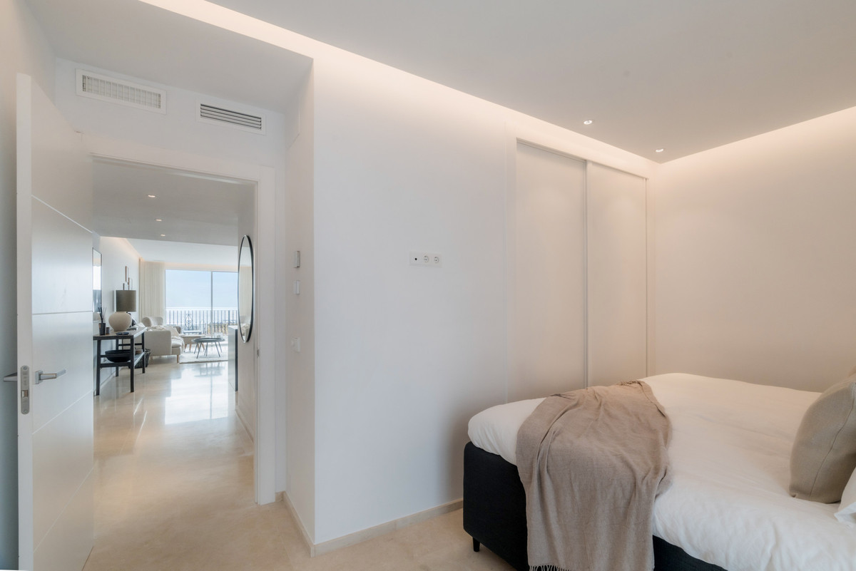 2 Bed Apartment for sale in Puerto Banús Costa Del Sol, Málaga, Spain