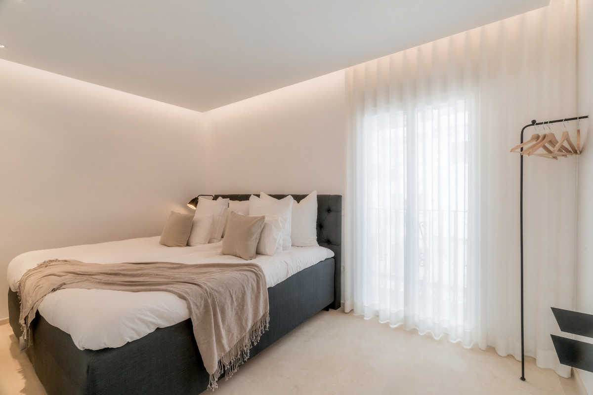 2 Bed Apartment for sale in Puerto Banús Costa Del Sol, Málaga, Spain