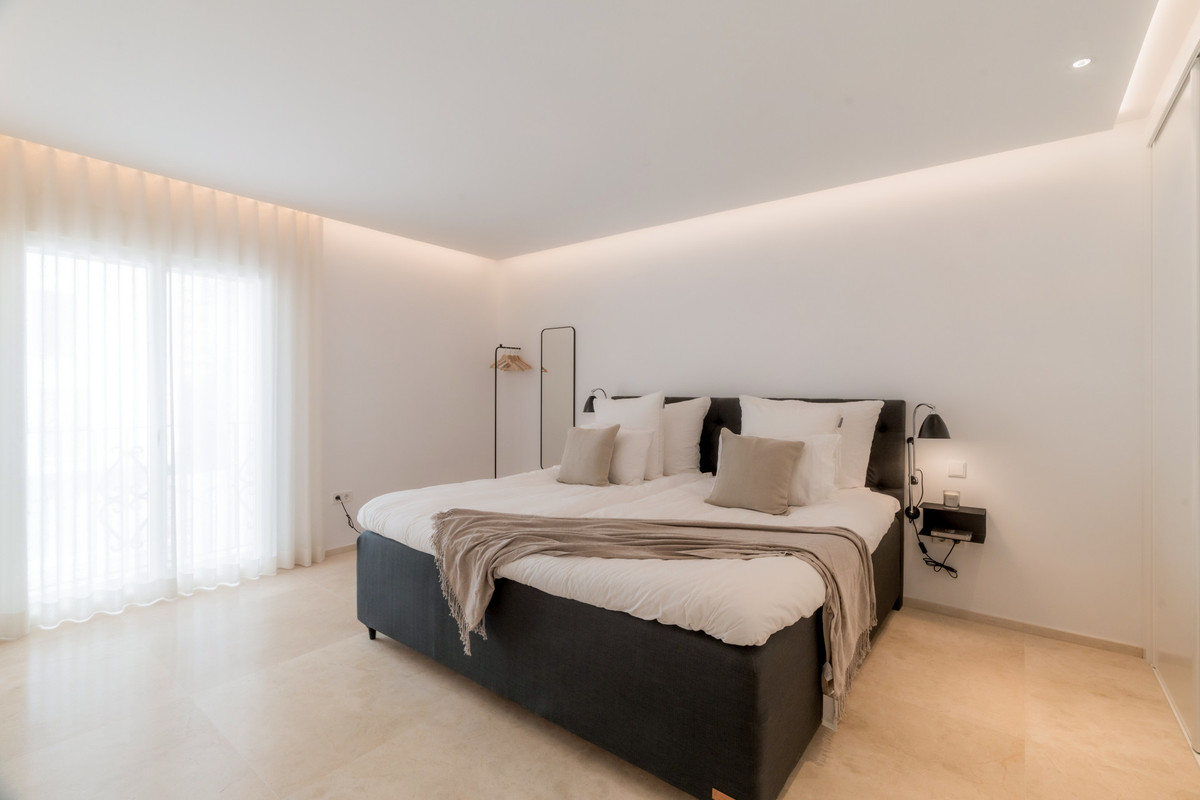 2 Bed Apartment for sale in Puerto Banús Costa Del Sol, Málaga, Spain