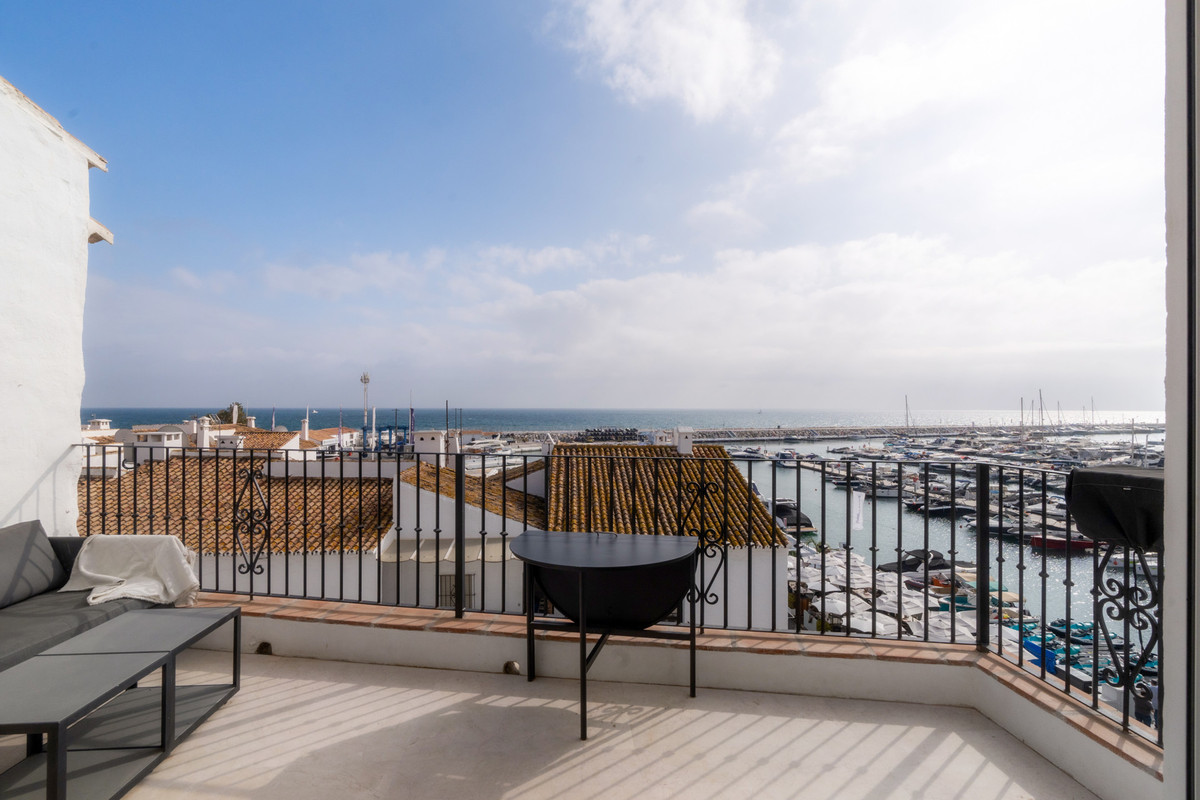 2 Bed Apartment for sale in Puerto Banús Costa Del Sol, Málaga, Spain