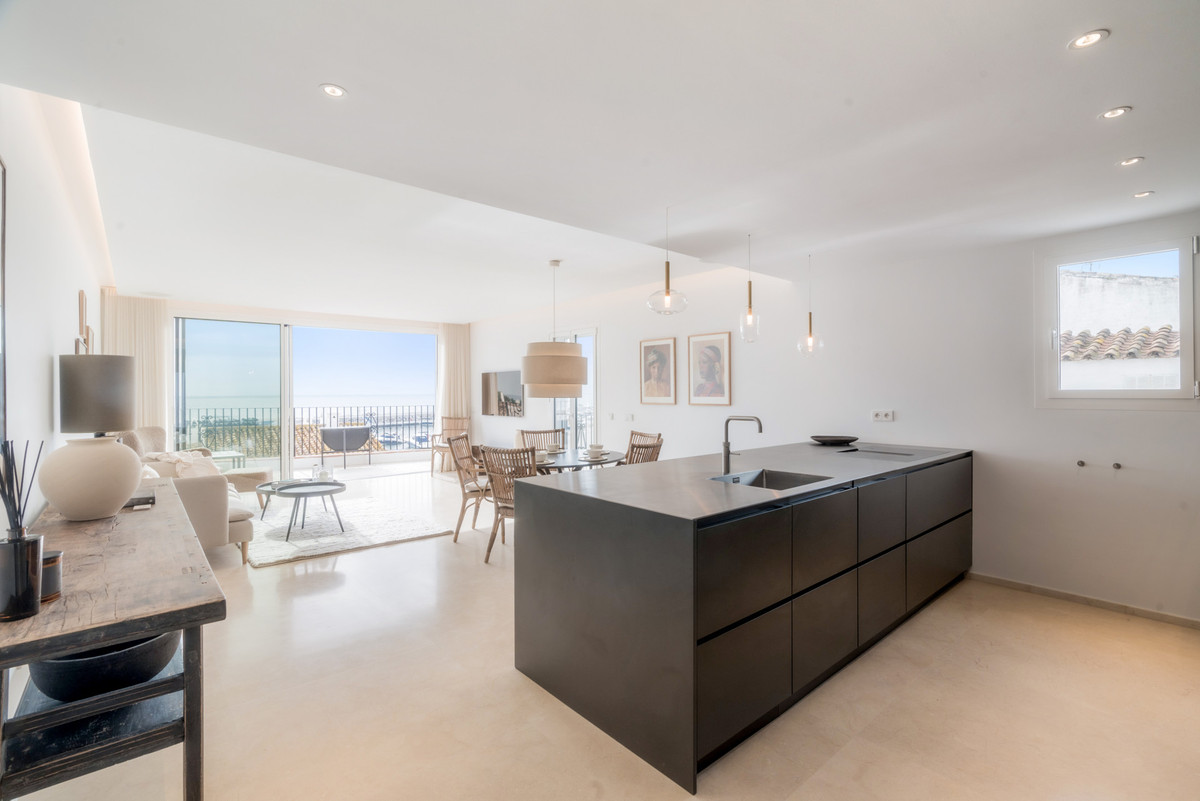 2 Bed Apartment for sale in Puerto Banús Costa Del Sol, Málaga, Spain