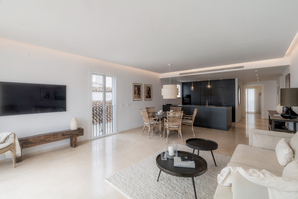2 Bed Apartment for sale in Puerto Banús Costa Del Sol, Málaga, Spain