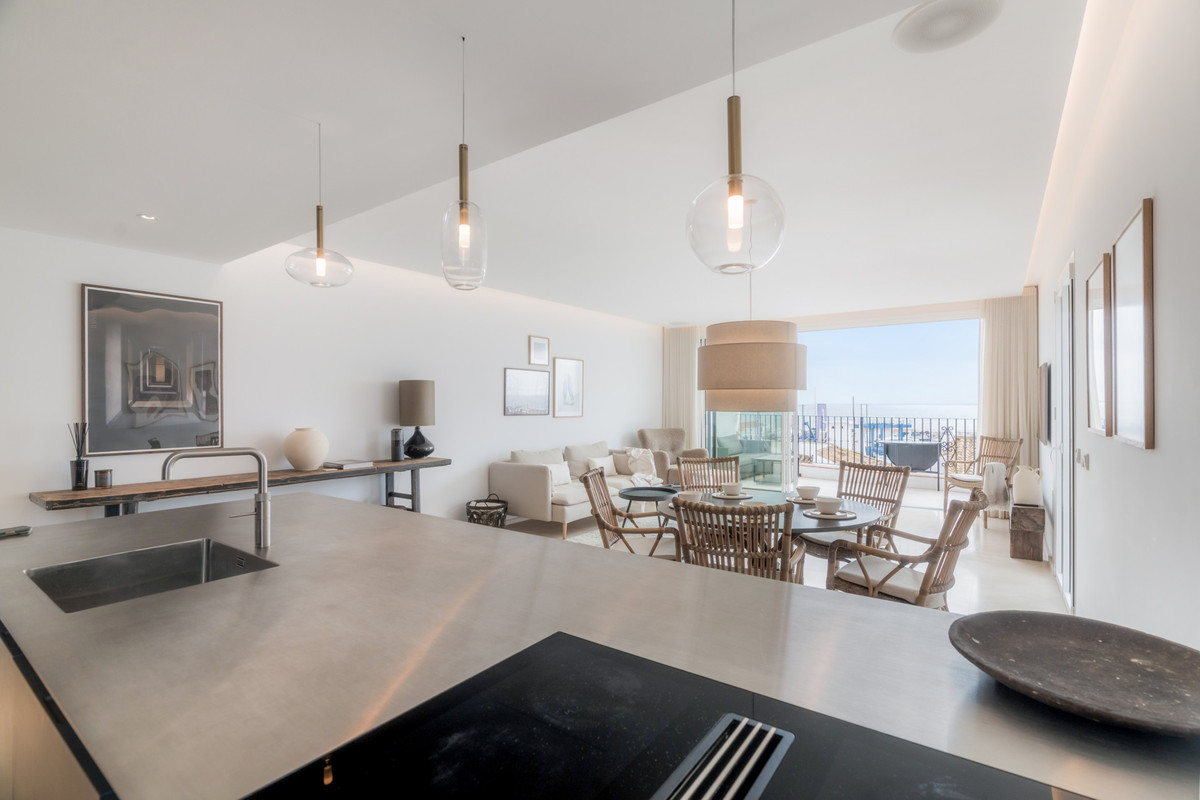 2 Bed Apartment for sale in Puerto Banús Costa Del Sol, Málaga, Spain