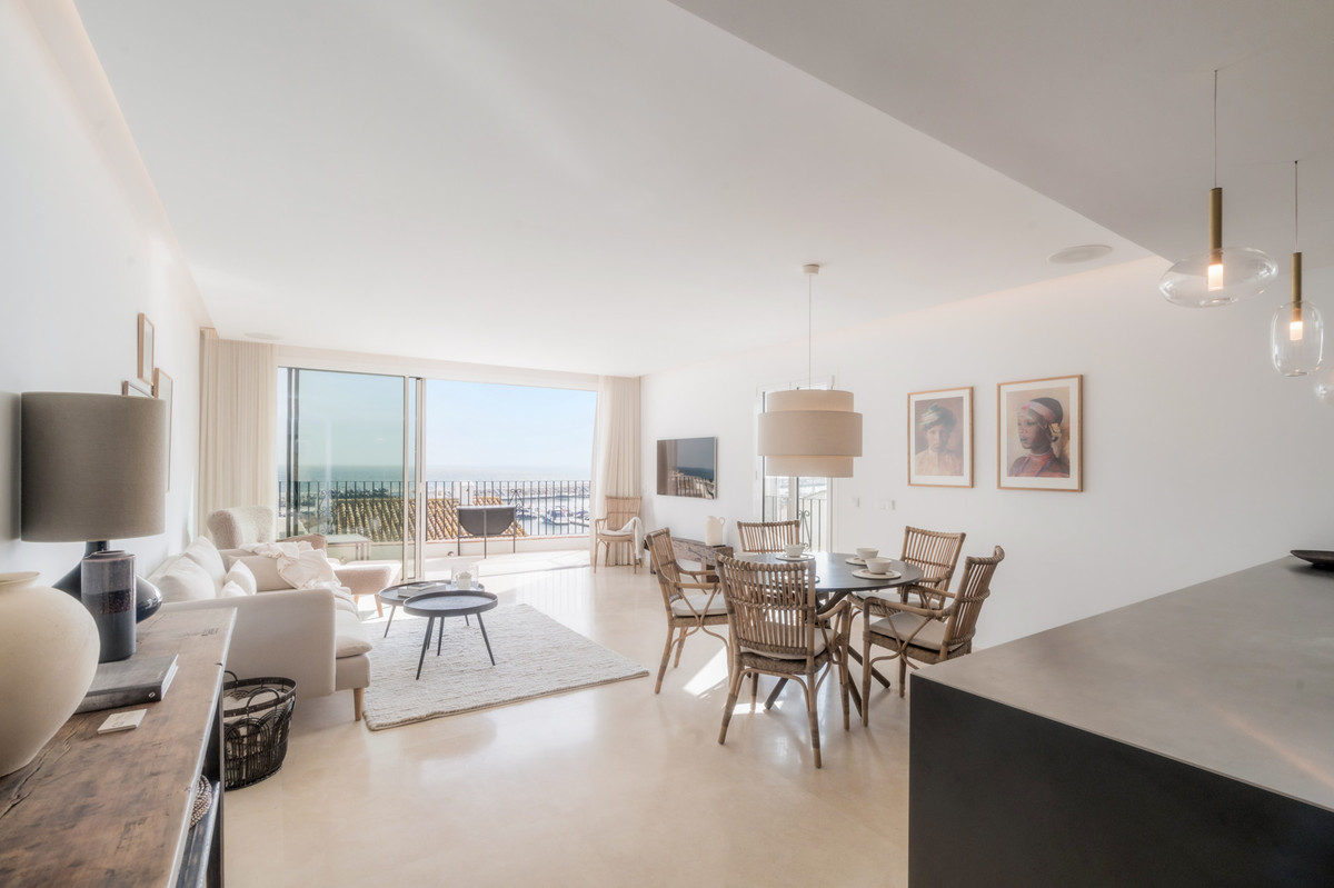2 Bed Apartment for sale in Puerto Banús Costa Del Sol, Málaga, Spain