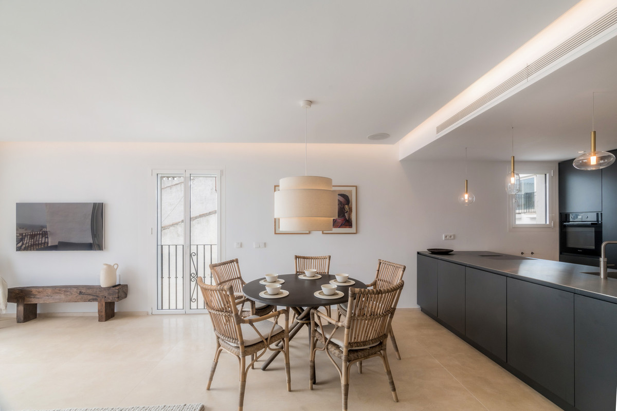 2 Bed Apartment for sale in Puerto Banús Costa Del Sol, Málaga, Spain