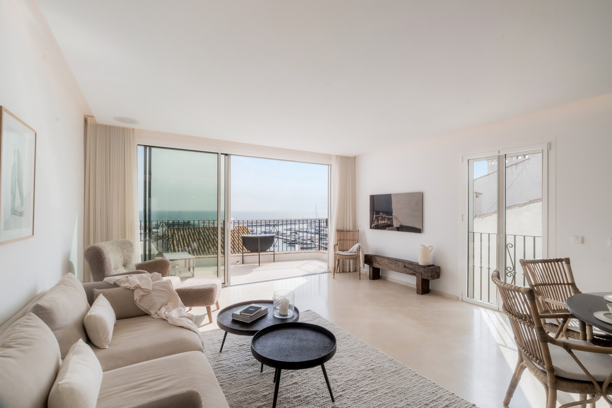 2 Bed Apartment for sale in Puerto Banús Costa Del Sol, Málaga, Spain