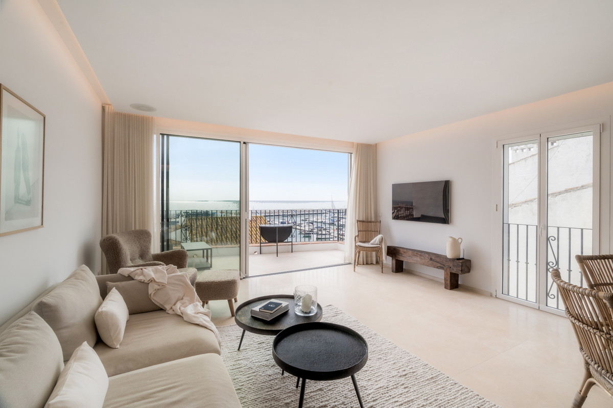 2 Bed Apartment for sale in Puerto Banús Costa Del Sol, Málaga, Spain