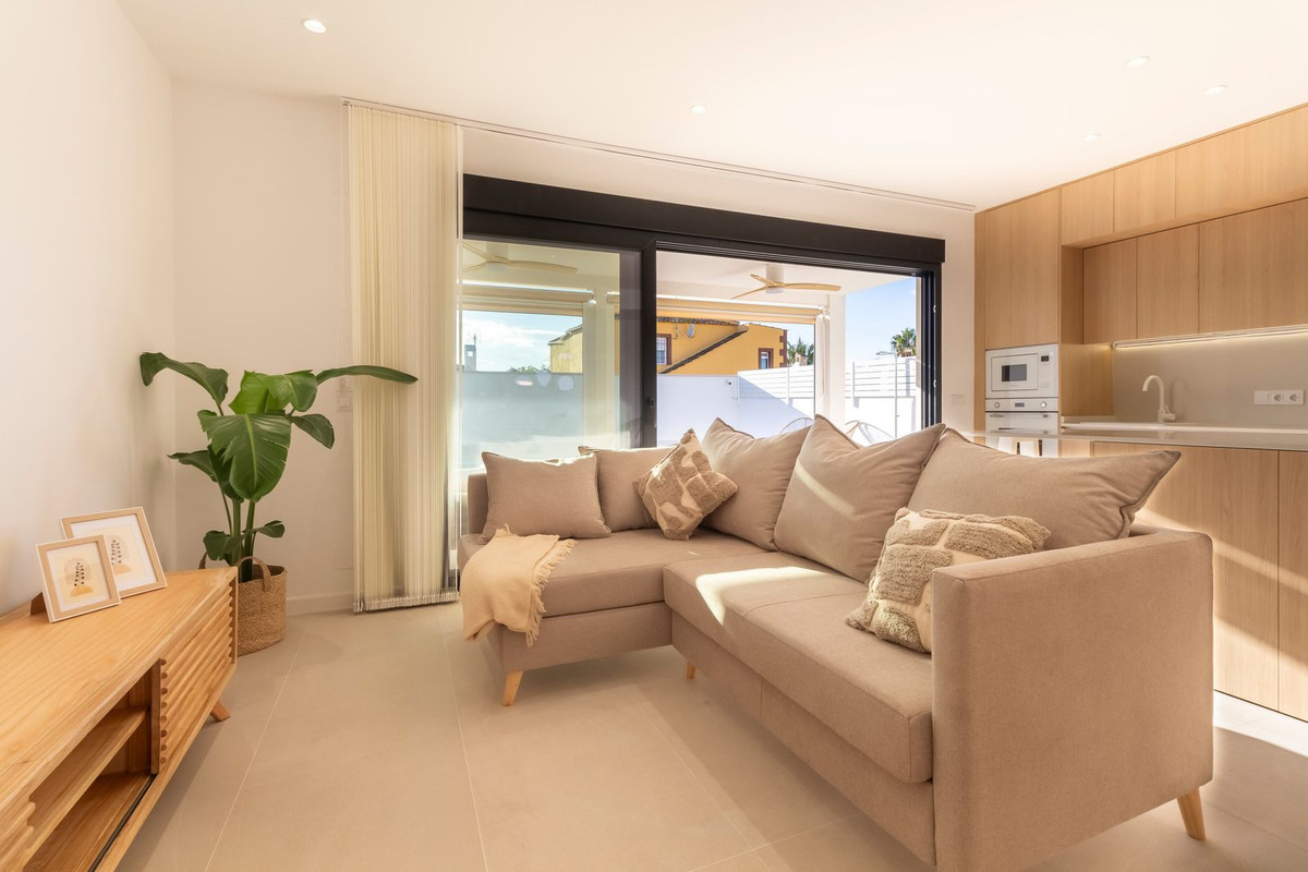Se vende Villa - Chalet de 3 dormitorios en Costa Blanca, Alicante, España
