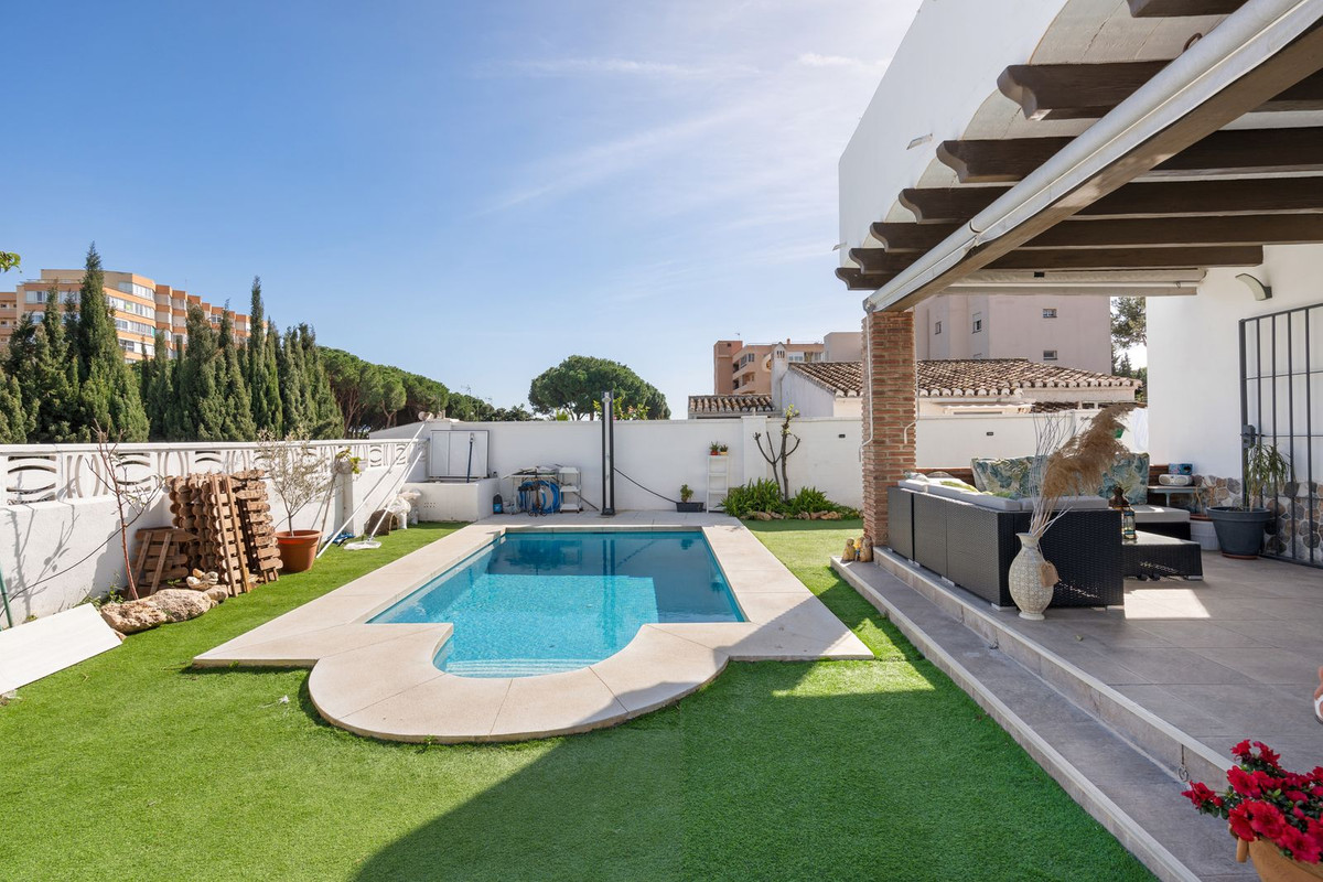 4 Bed Townhouse for sale in Calahonda Costa Del Sol, Málaga, Spain