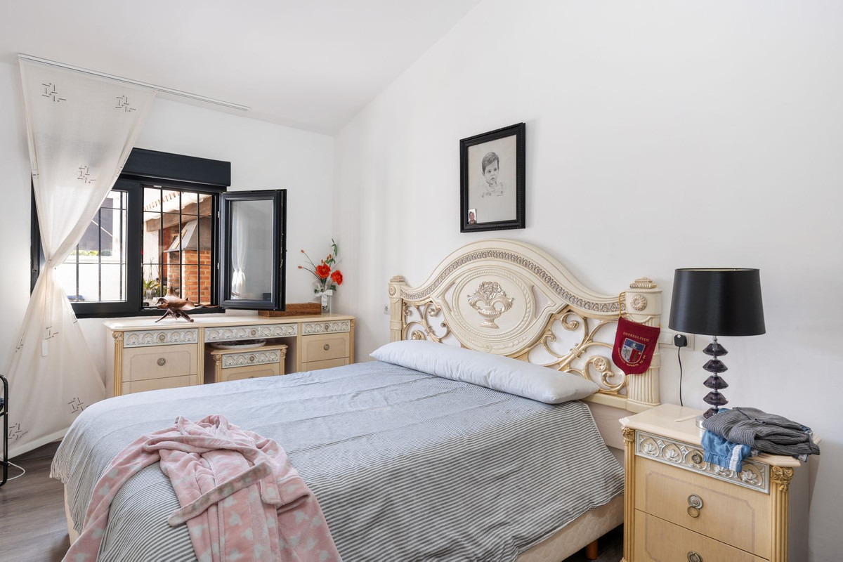 4 Bed Townhouse for sale in Calahonda Costa Del Sol, Málaga, Spain
