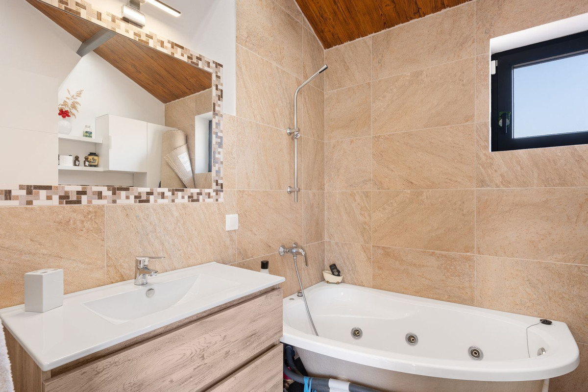 4 Bed Townhouse for sale in Calahonda Costa Del Sol, Málaga, Spain