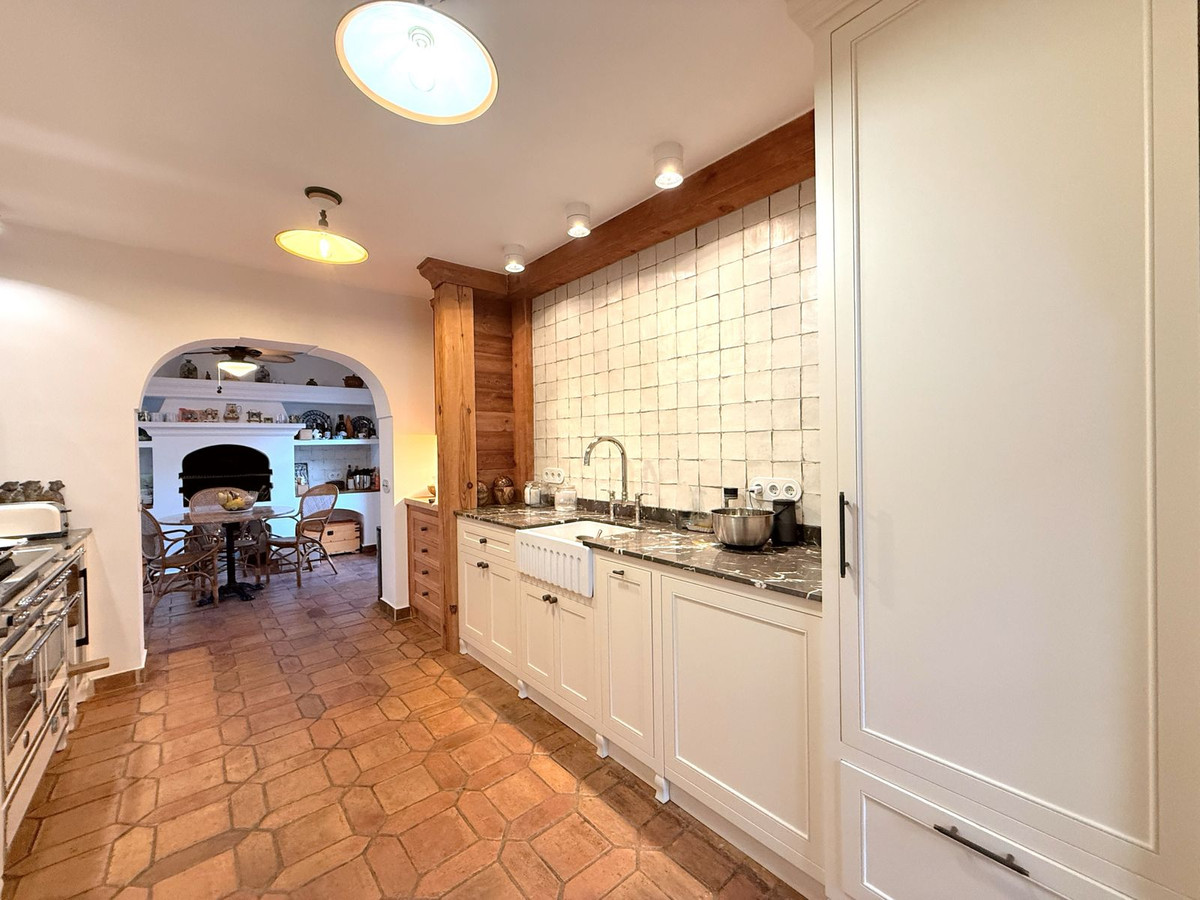4 Bed Townhouse for sale in Marbella Costa Del Sol, Málaga, Spain