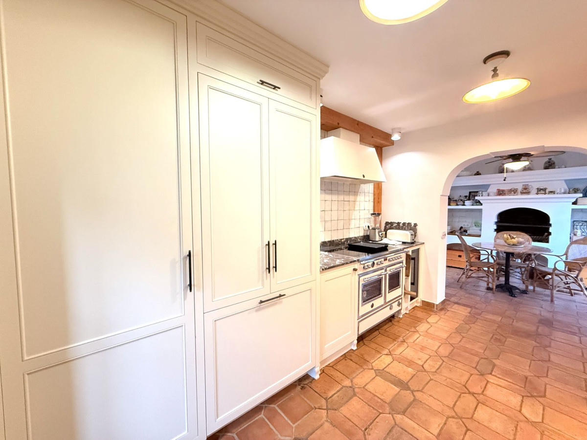 4 Bed Townhouse for sale in Marbella Costa Del Sol, Málaga, Spain