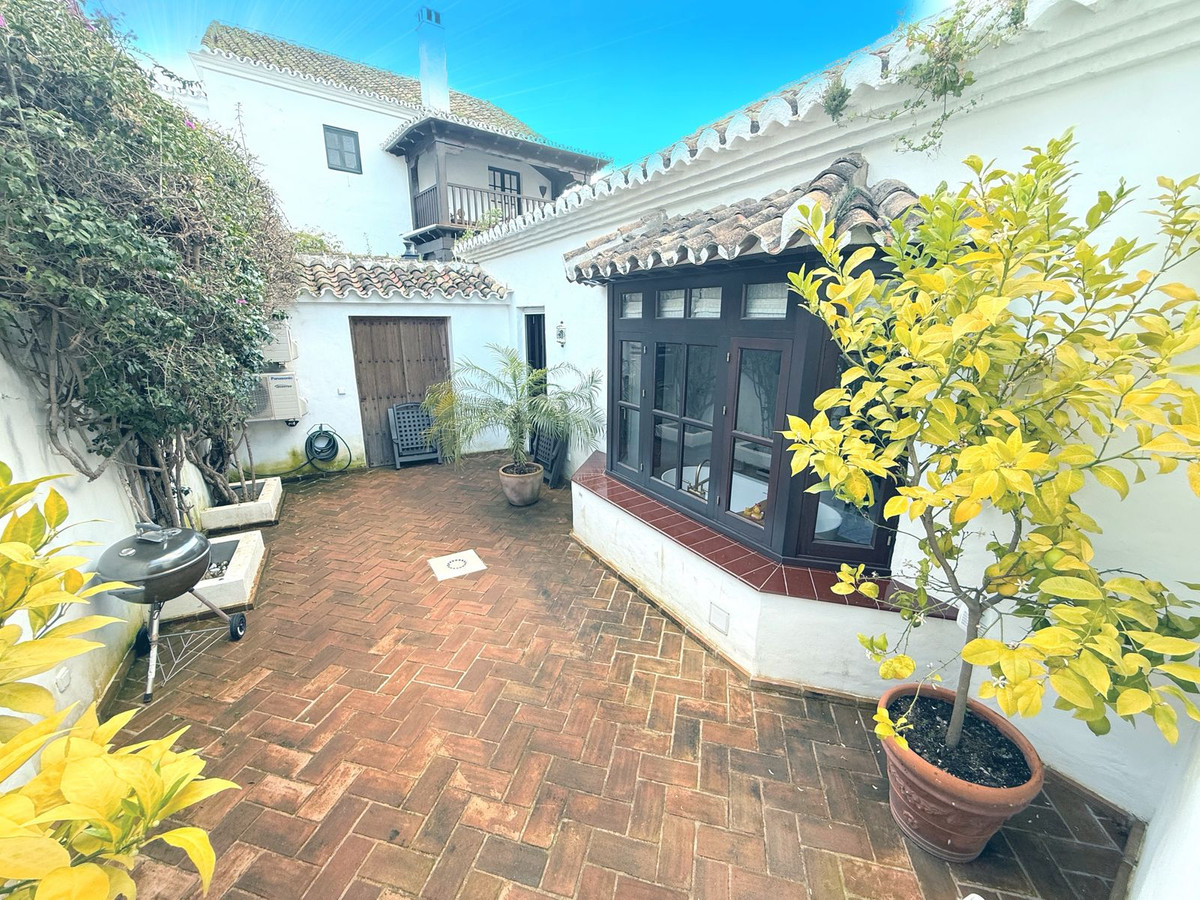 4 Bed Townhouse for sale in Marbella Costa Del Sol, Málaga, Spain