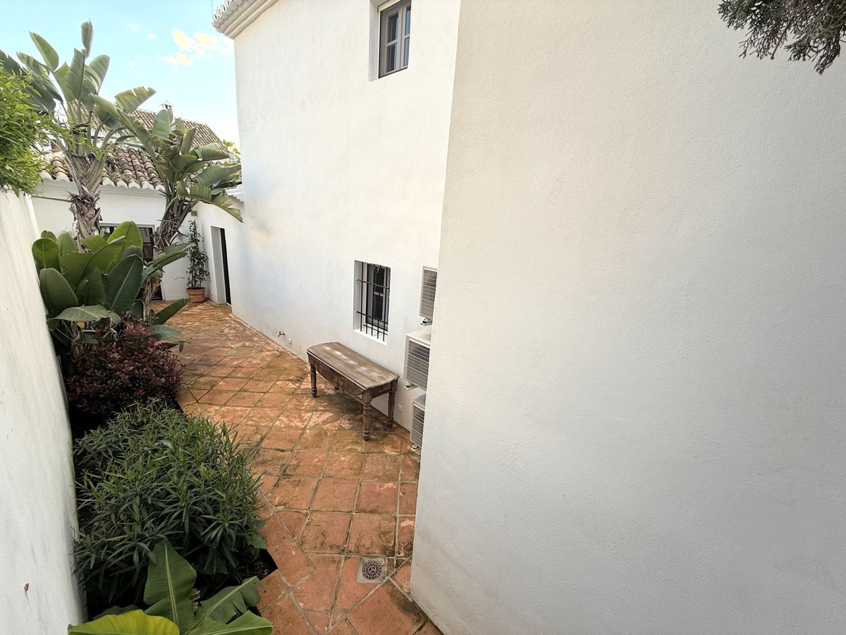 4 Bed Townhouse for sale in Marbella Costa Del Sol, Málaga, Spain