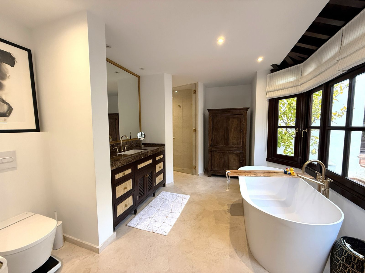 4 Bed Townhouse for sale in Marbella Costa Del Sol, Málaga, Spain