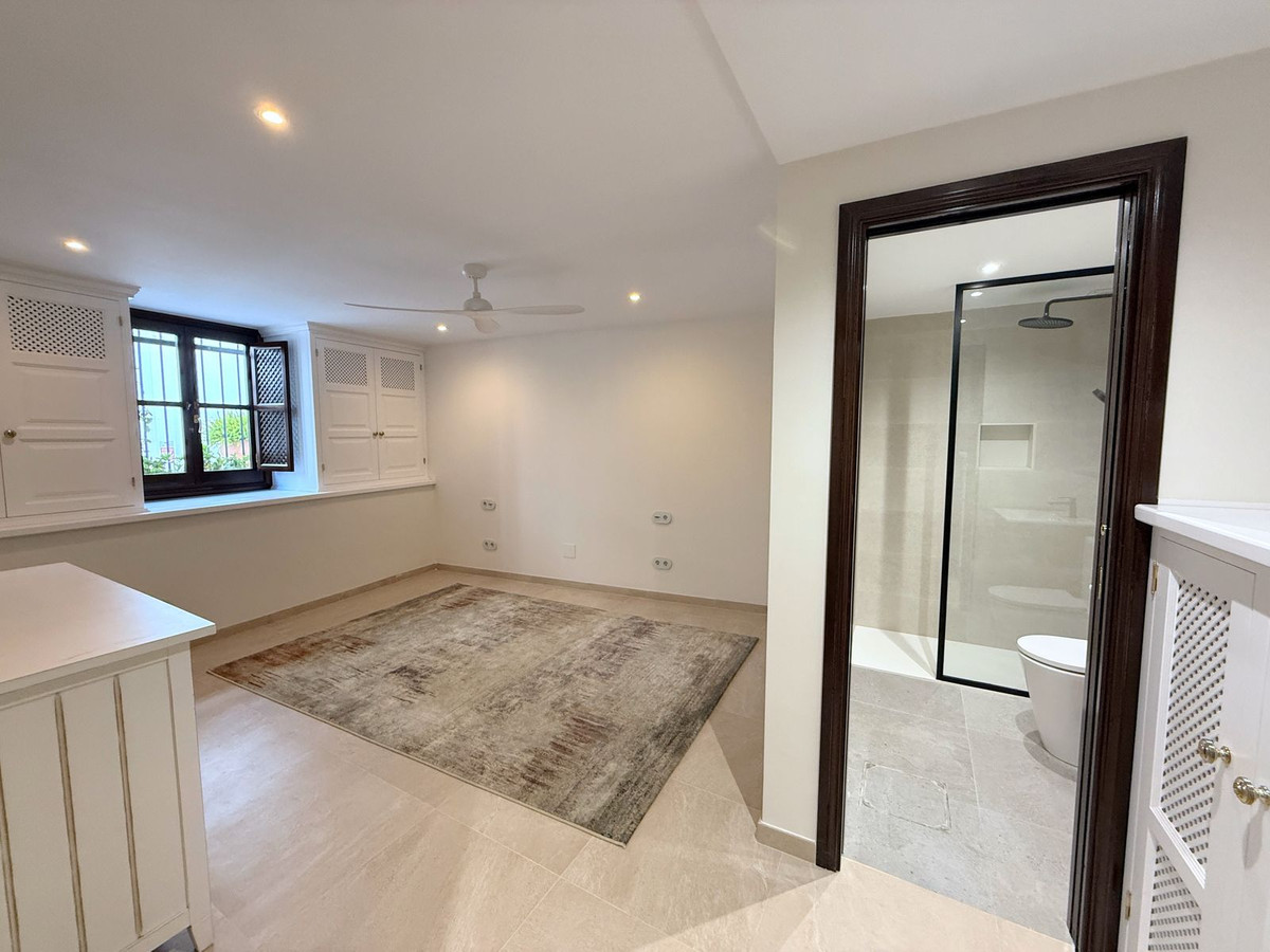 4 Bed Townhouse for sale in Marbella Costa Del Sol, Málaga, Spain