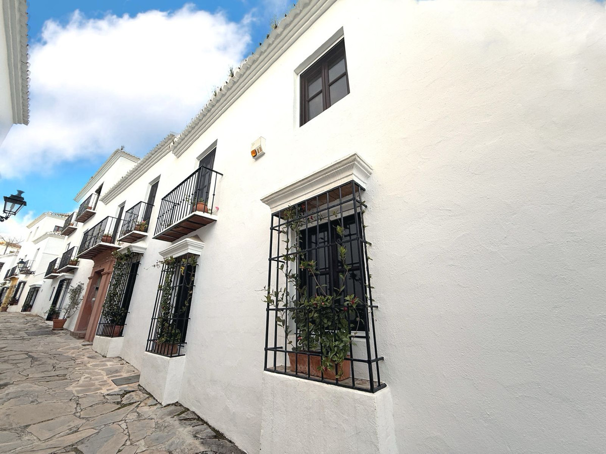 4 Bed Townhouse for sale in Marbella Costa Del Sol, Málaga, Spain