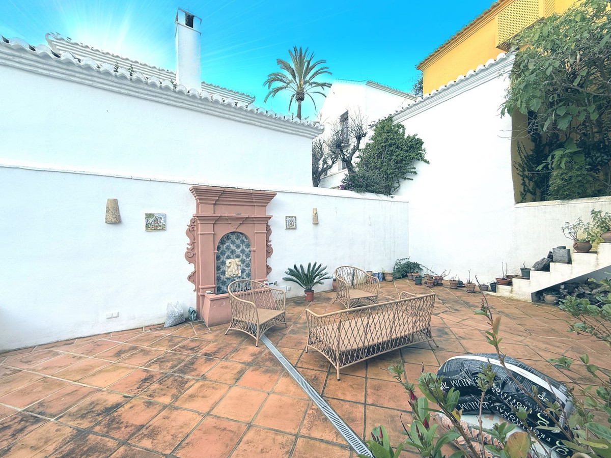 4 Bed Townhouse for sale in Marbella Costa Del Sol, Málaga, Spain