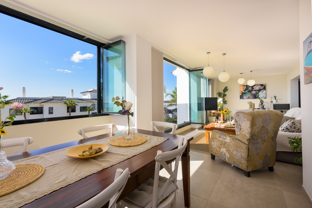 Se vende Apartamento Planta Media de 3 dormitorios en Costa Del Sol, Málaga, España