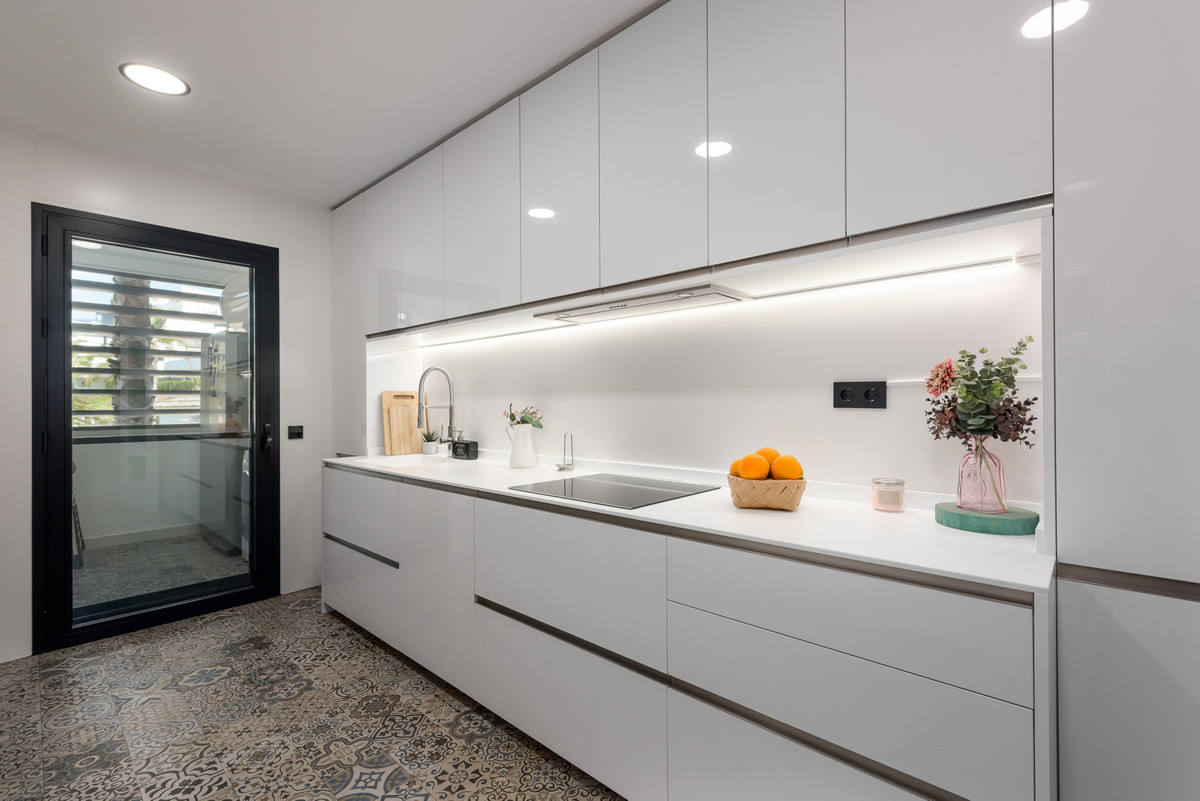 Se vende Apartamento Planta Media de 3 dormitorios en Costa Del Sol, Málaga, España