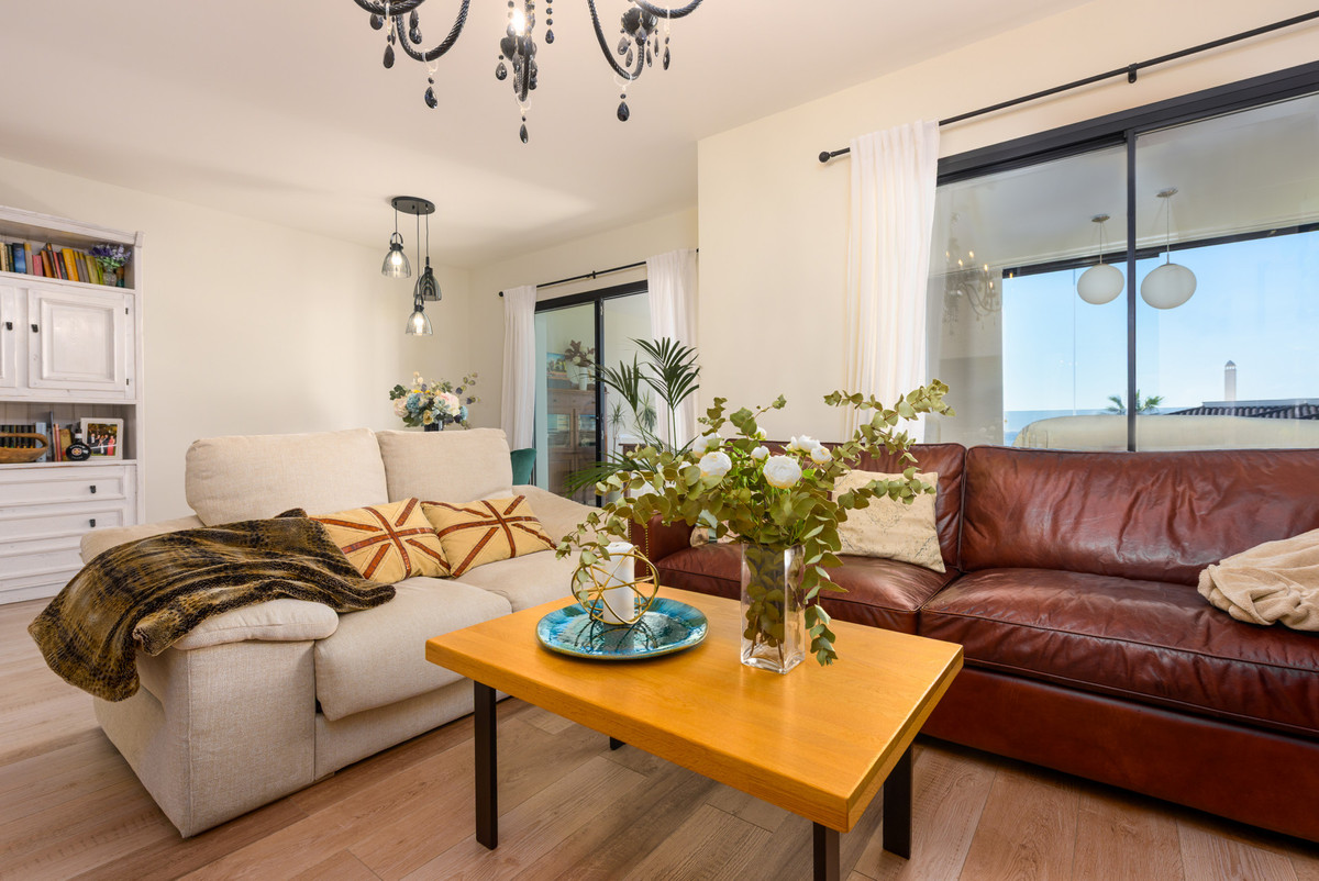 Se vende Apartamento Planta Media de 3 dormitorios en Costa Del Sol, Málaga, España