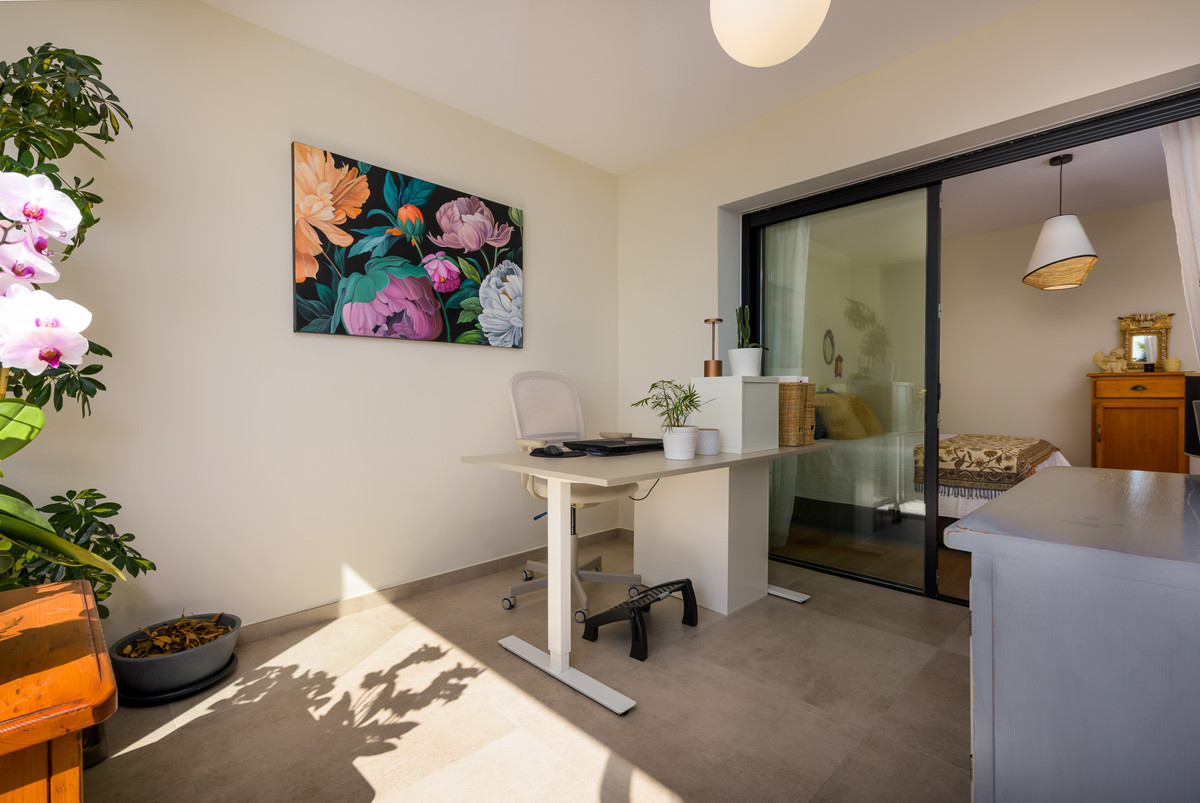 Se vende Apartamento Planta Media de 3 dormitorios en Costa Del Sol, Málaga, España
