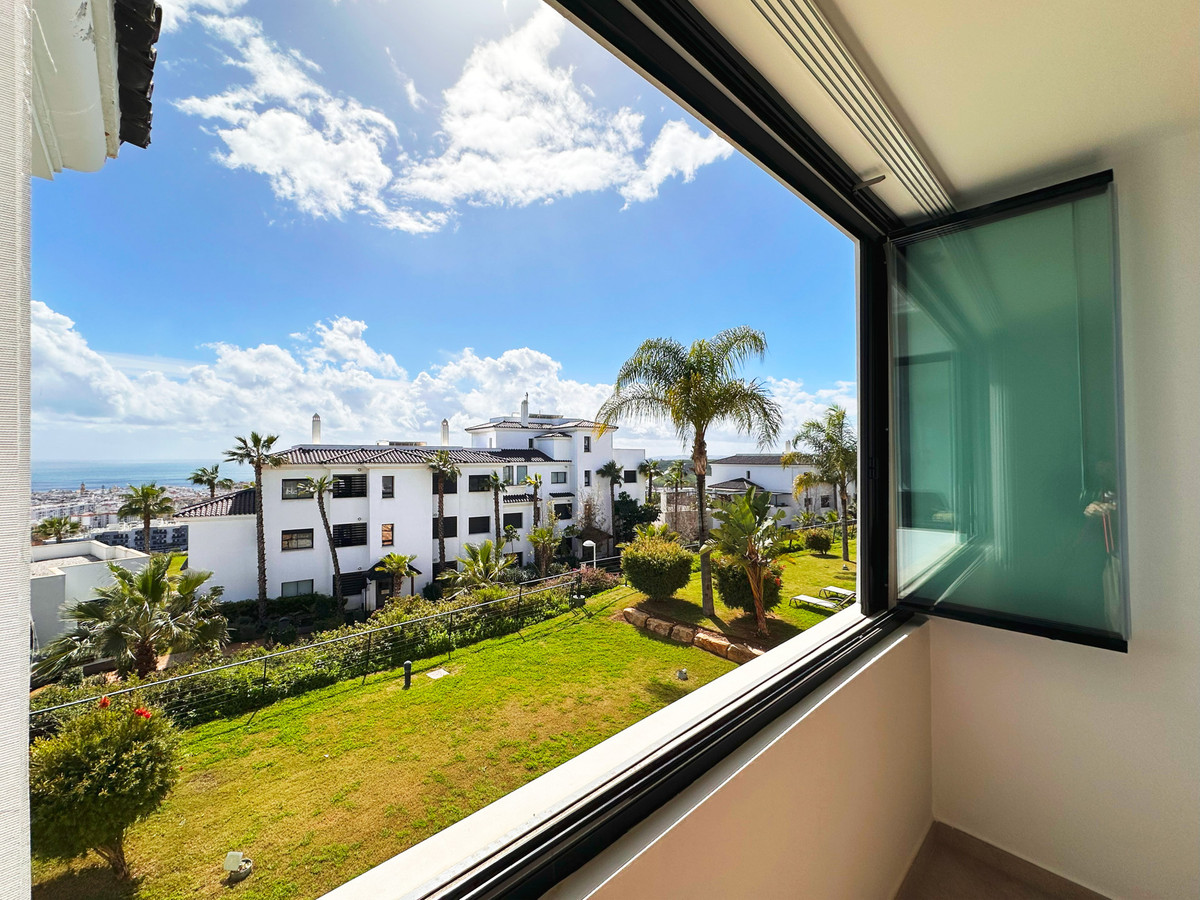 Se vende Apartamento Planta Media de 3 dormitorios en Costa Del Sol, Málaga, España