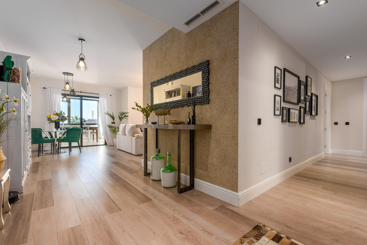Se vende Apartamento Planta Media de 3 dormitorios en Costa Del Sol, Málaga, España