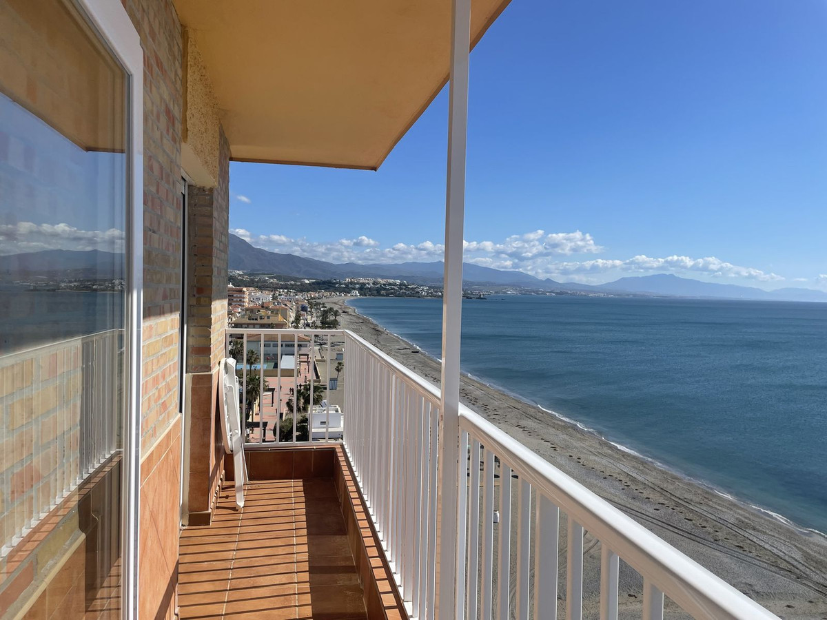 Se vende Apartamento en Planta Última de 3 dormitorios en Costa Del Sol, Málaga, España