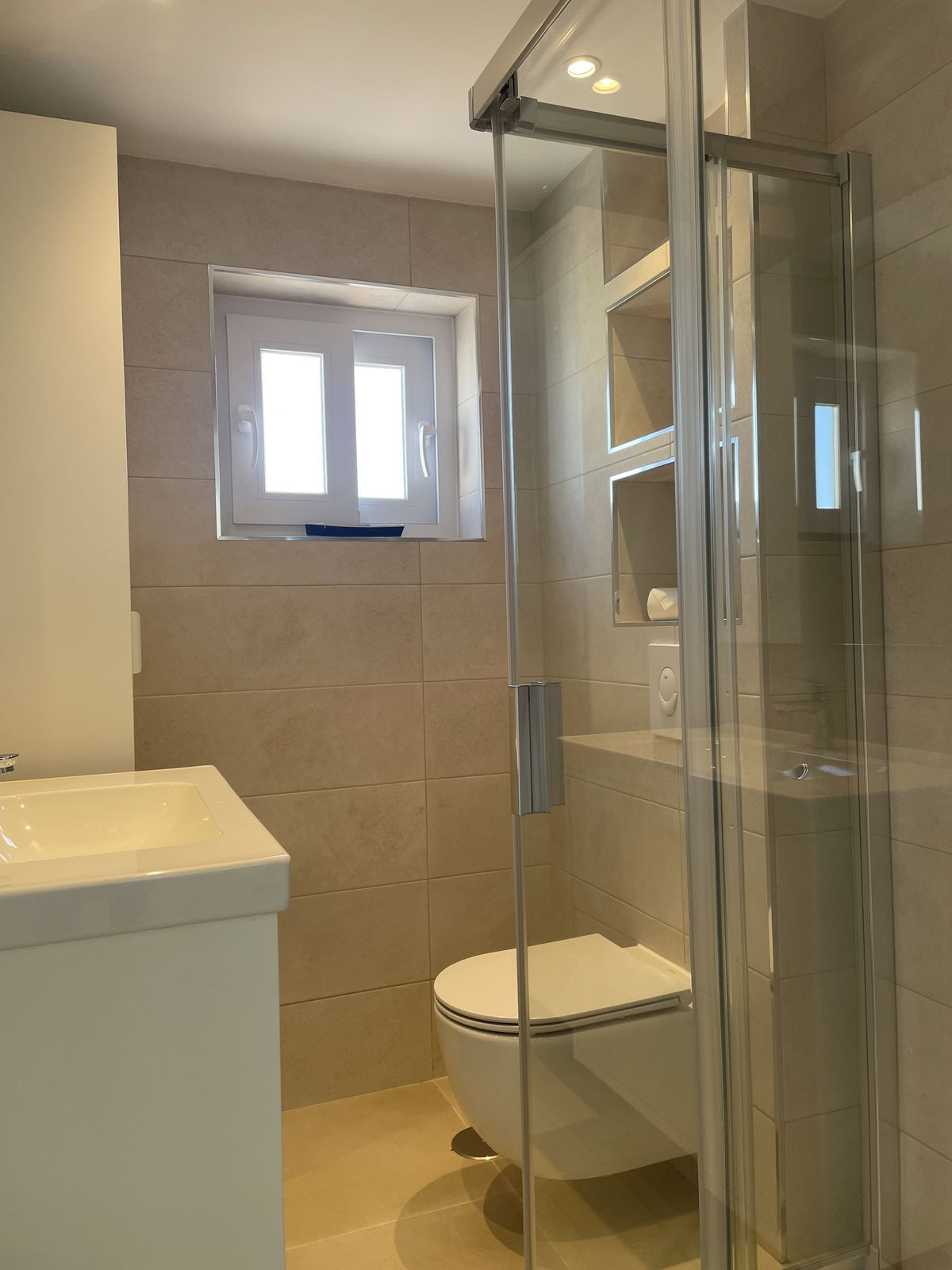 Se vende Apartamento en Planta Última de 3 dormitorios en Costa Del Sol, Málaga, España