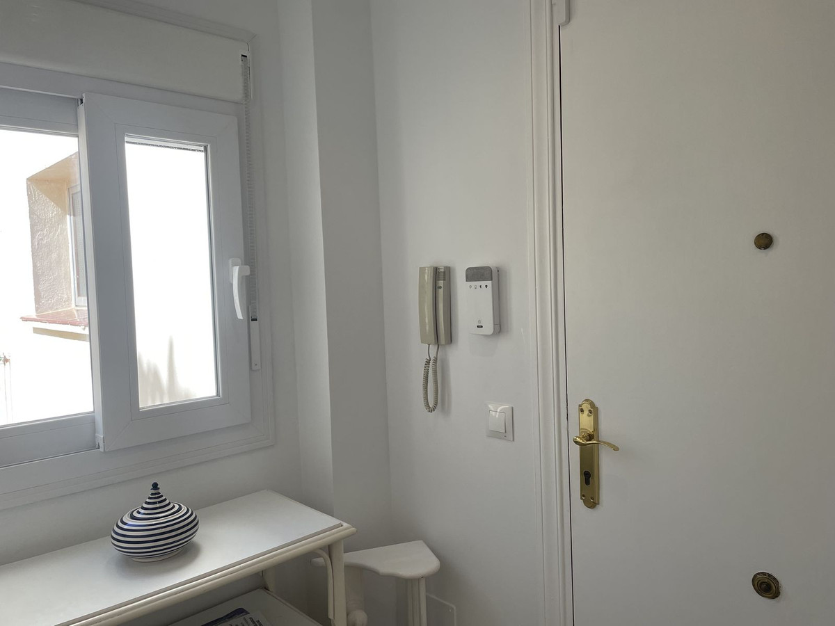Se vende Apartamento en Planta Última de 3 dormitorios en Costa Del Sol, Málaga, España